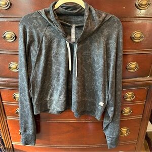 EUC Vuori Large Dark Gray print Cowl Neck Sweatshirt